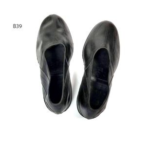 - B39 Tingley Womens Wet/Muddy weather Overshoe NEW IN THE BOX.  4 LEFT. HURRY